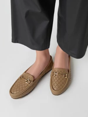 Damskie Mokasyny LIA KHAKI – Ażurowy Wzór i Elegancki Akcent