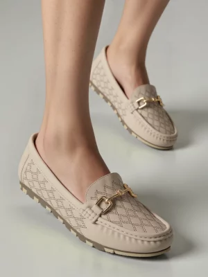 Damskie Mokasyny LIA BEIGE – Ażurowy Wzór i Elegancki Akcent