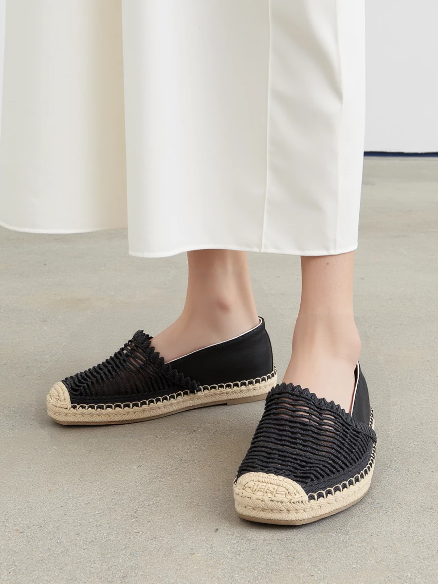 Espadryle damskie z plecionym wzorem i jutową podeszwą Black