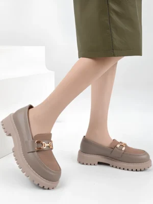 Mokasyny damskie z metalową ozdobą Khaki