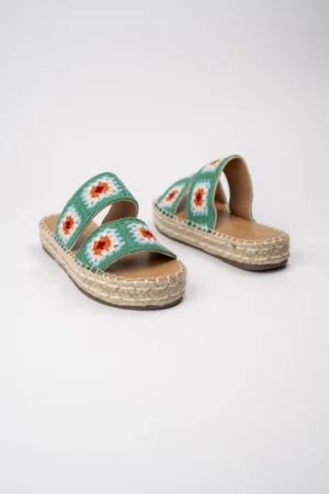 Klapki damskie na platformie z szydełkowym wzorem GREEN