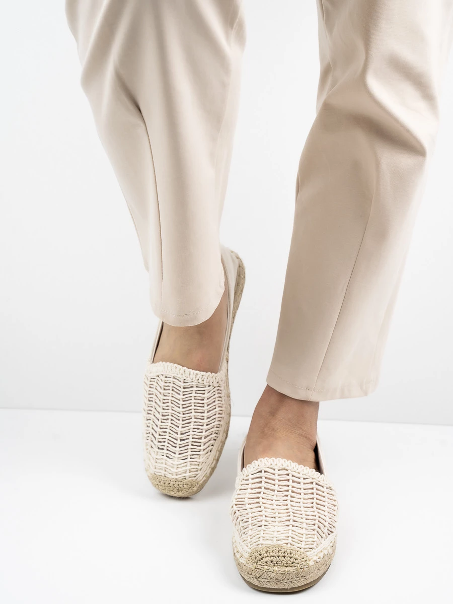 Modne espadryle damskie w kolorze Beige