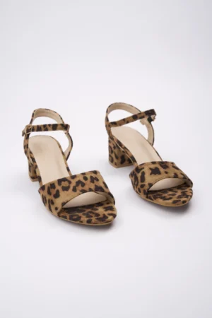 Klapki na koturnie z podwójną klamrą w kolorze LEOPARD