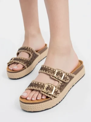 Klapki damskie na koturnie z plecionymi paskami w kolorze Bronze