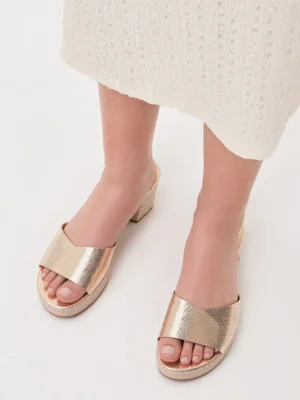 Obuwie damskie eleganckie w kolorze Gold
