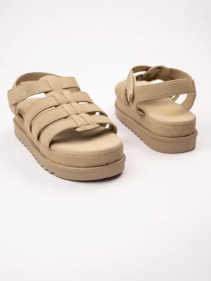 Sandały na koturnie z paskami w kolorze Khaki