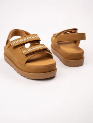 Sandały na koturnie z ozdobnymi paskami w kolorze Camel