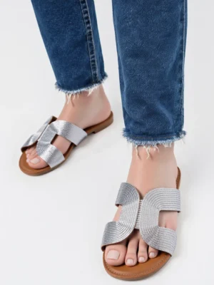 Klapki płaskie damskie z metalicznym wykończeniem Silver