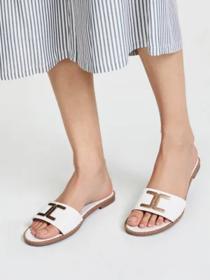 Klapki eleganckie z metaliczną ozdobą White