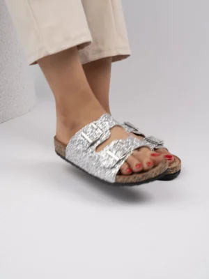 Klapki damskie z brokatowymi paskami i klamrami Silver