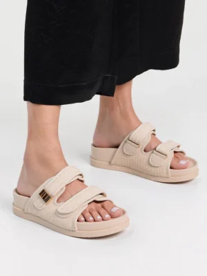 Klapki damskie skórzane z rzepami w kolorze Beige