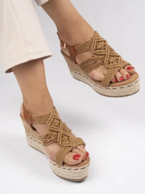 Szpilki damskie eleganckie w kolorze Brown