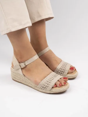 Sandały na koturnie damskie z regulowanym paskiem Beige