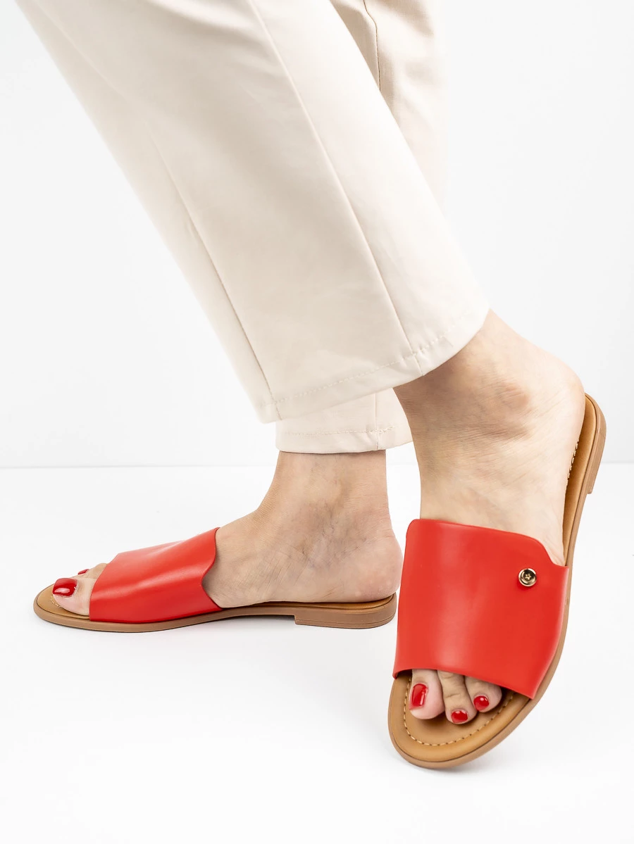 Modne klapki damskie w kolorze Red