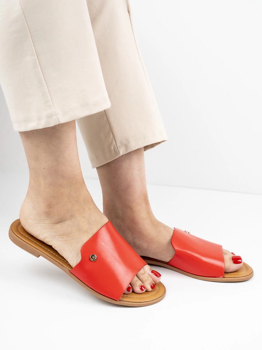 Modne klapki damskie w kolorze Red