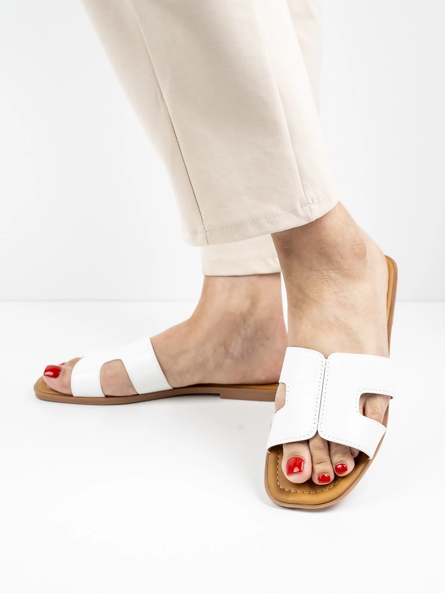 Modne klapki damskie w kolorze White