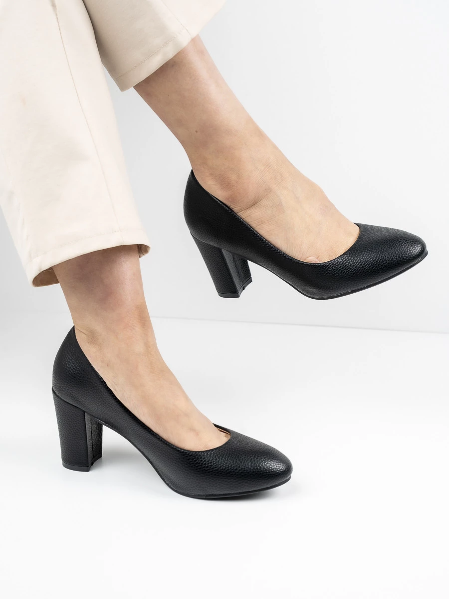 Modne czółenka damskie w kolorze Black