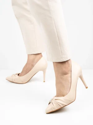 Modne Czółenka damskie w kolorze Beige.