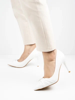 Modne czółenka damskie w kolorze White