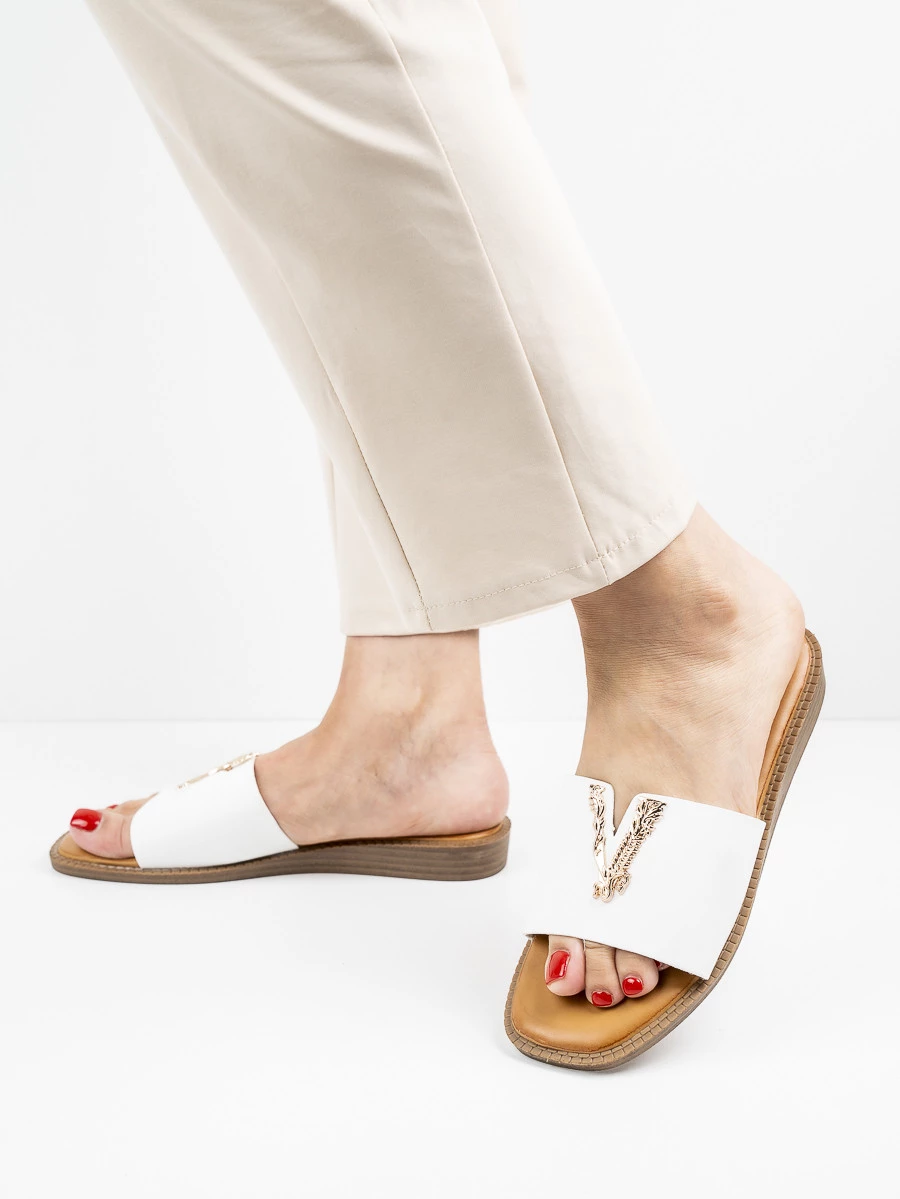 Modne klapki damskie w kolorze White