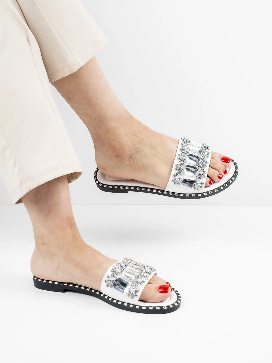 Modne klapki damskie w kolorze White