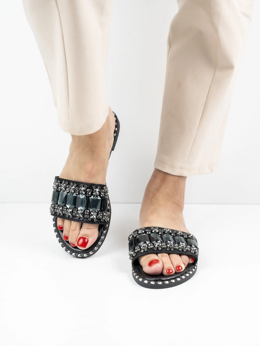 Modne klapki damskie w kolorze Black