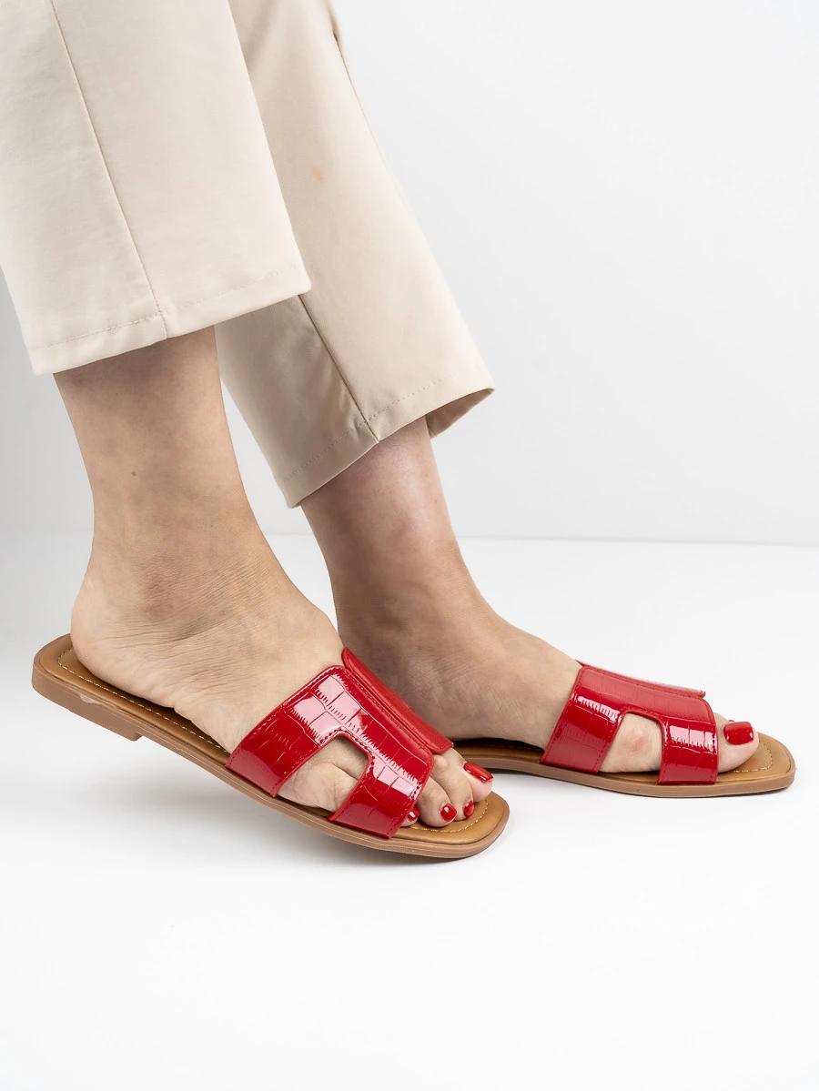 Modne klapki damskie w kolorze Red