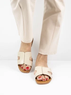 Modne klapaki damskie w kolorze Beige