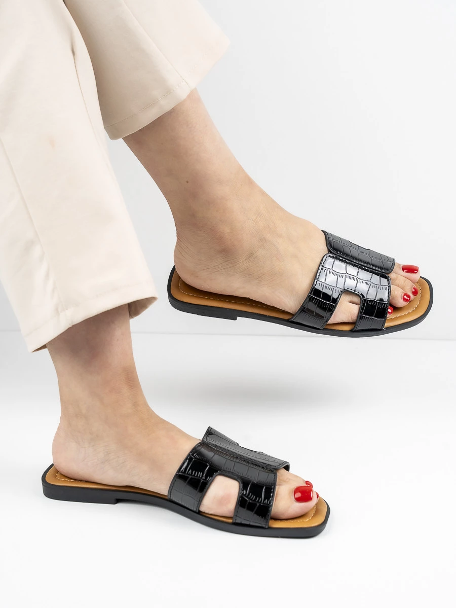 Modne klapki damskie w kolorze Black