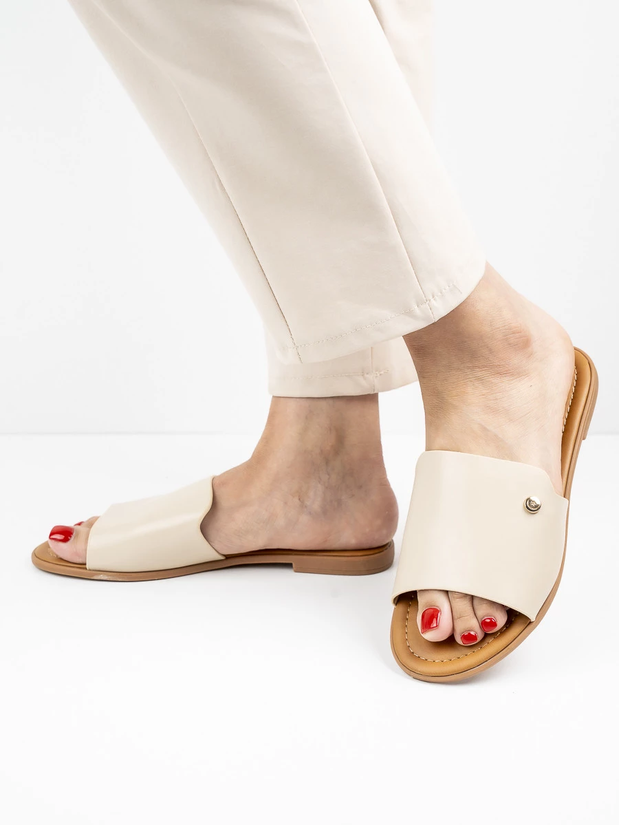 Modne klapki damskie w kolorze Beige