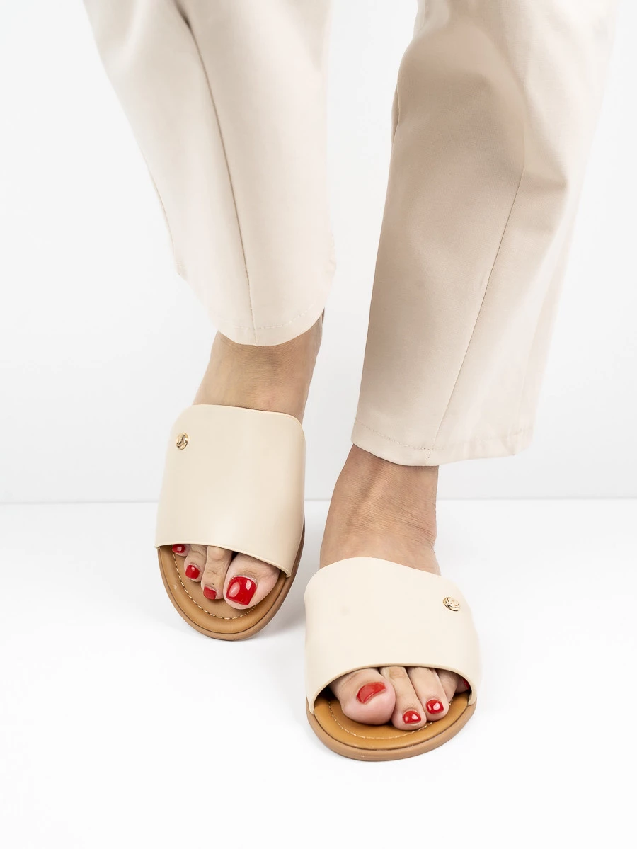Modne klapki damskie w kolorze Beige