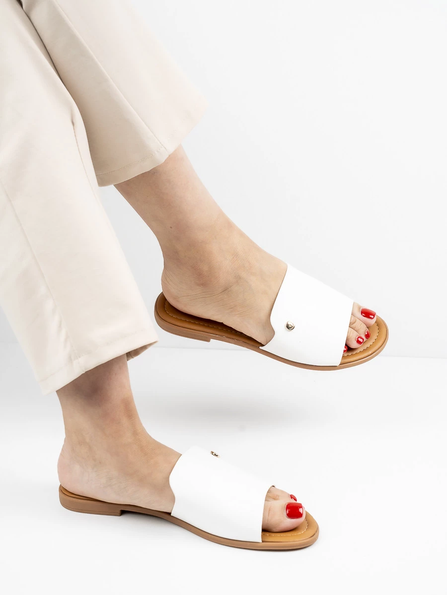 Modne klapki damskie w kolorze White