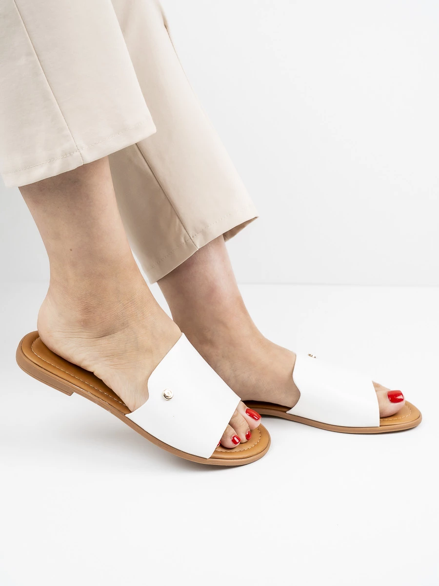 Modne klapki damskie w kolorze White