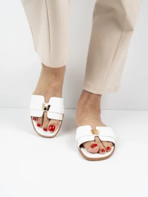 Modne klapki damskie w kolorze White