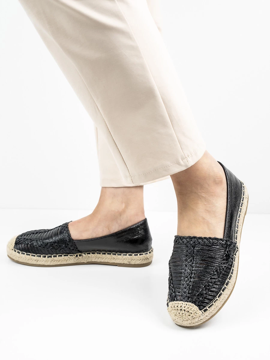 Modne espadryle damskie w kolorze Black