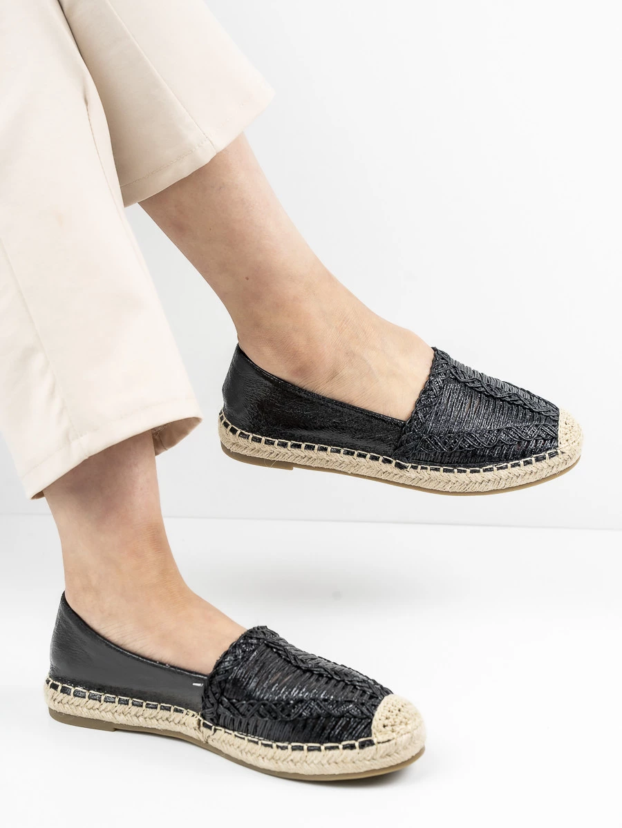 Modne espadryle damskie w kolorze Black