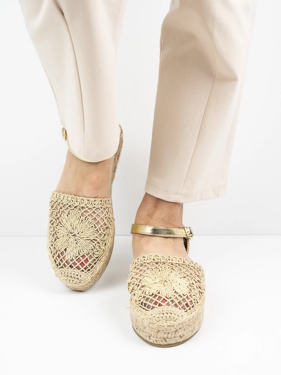 Modne espadryle damskie w kolorze Gold