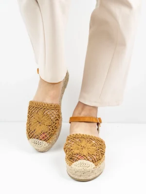 Espadryle damskie ażurowe na platformie w kolorze Camel
