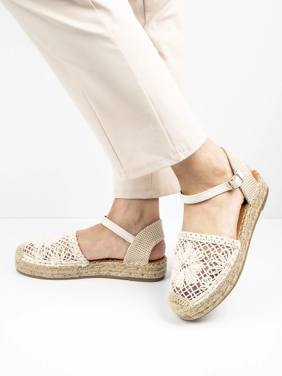 Modne espadryle damskie w kolorze Beige