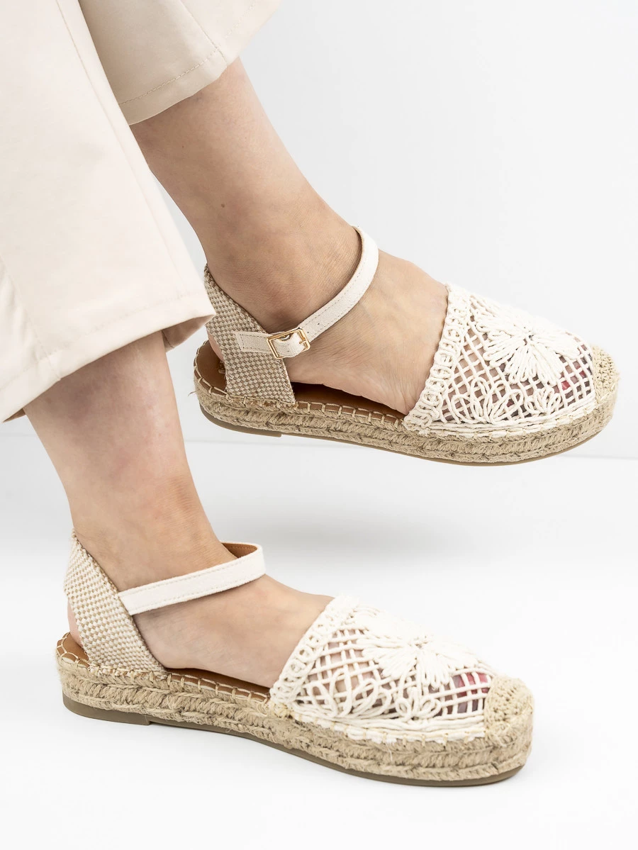Modne espadryle damskie w kolorze Beige