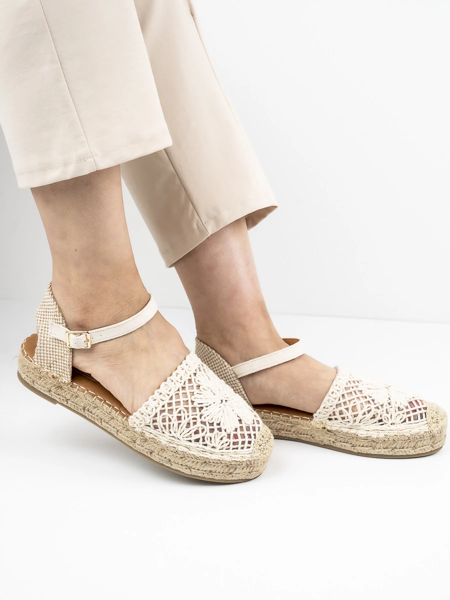 Modne espadryle damskie w kolorze Beige