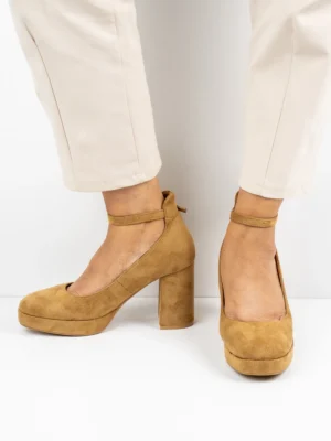 Modne Czółenka damskie w kolorze Camel.