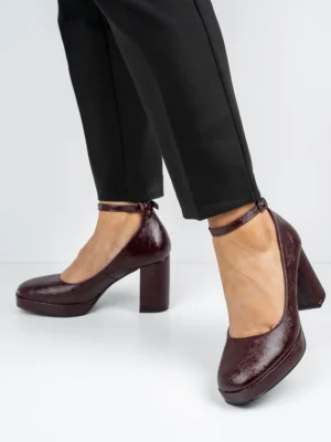 Czółenka na obcasie z paskiem wokół kostki Maroon