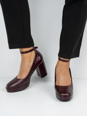 Czółenka na obcasie z paskiem wokół kostki Maroon