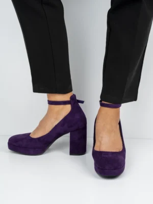 Czółenka na obcasie z paskiem w kolorze Purple