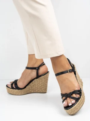 Sandały na koturnie z plecioną podeszwą w kolorze Black