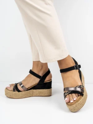 Sandały na koturnie z plecionką w kolorze Black