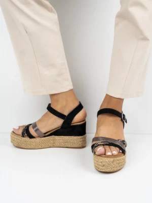 Sandały na koturnie z plecionką w kolorze Black