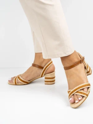 Sandały z paskami plecione eleganckie w kolorze Camel