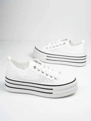 Trampki damskie z ażurowym wzorem białe w kolorze White